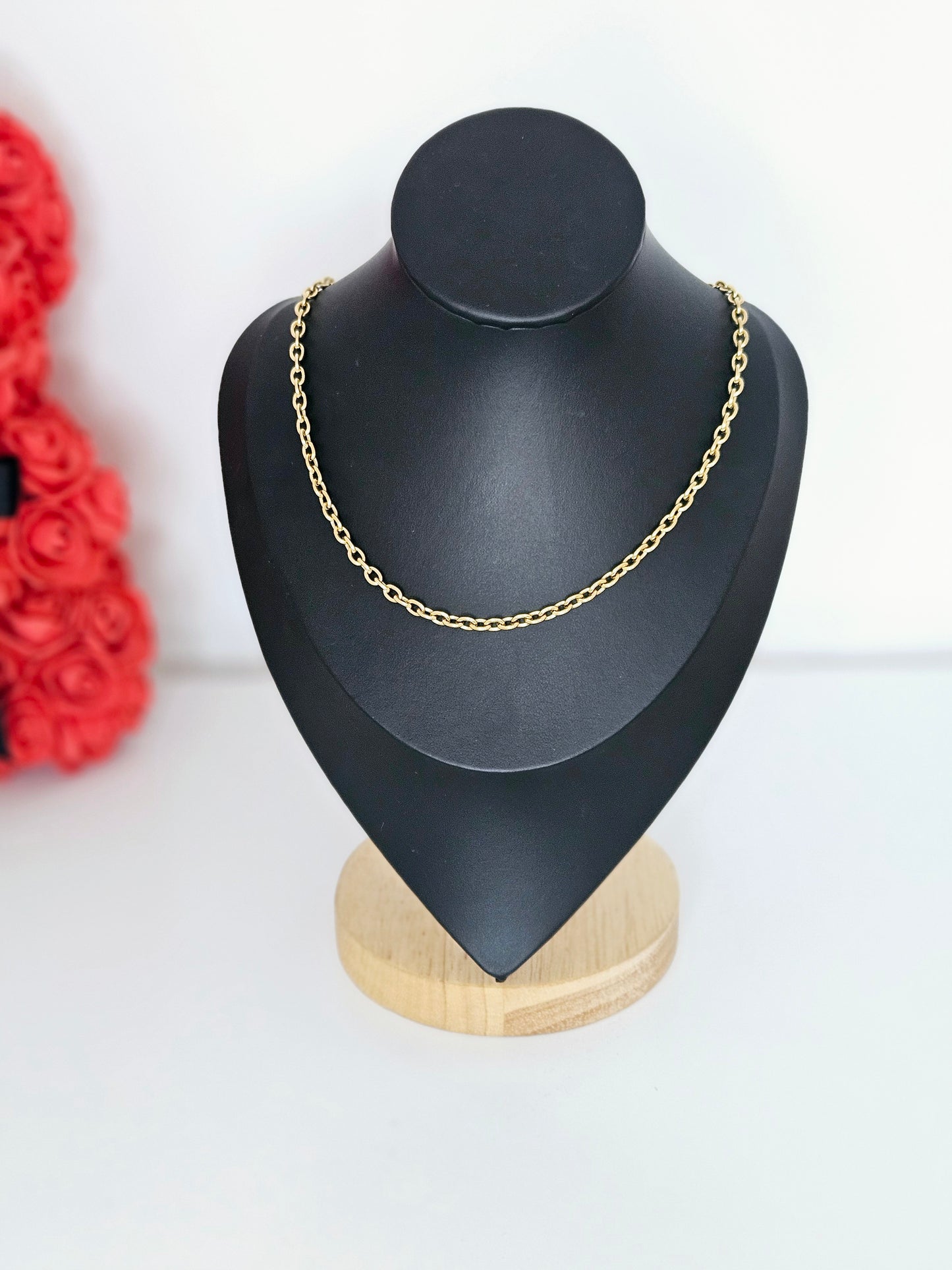 COLLIER JULIE
