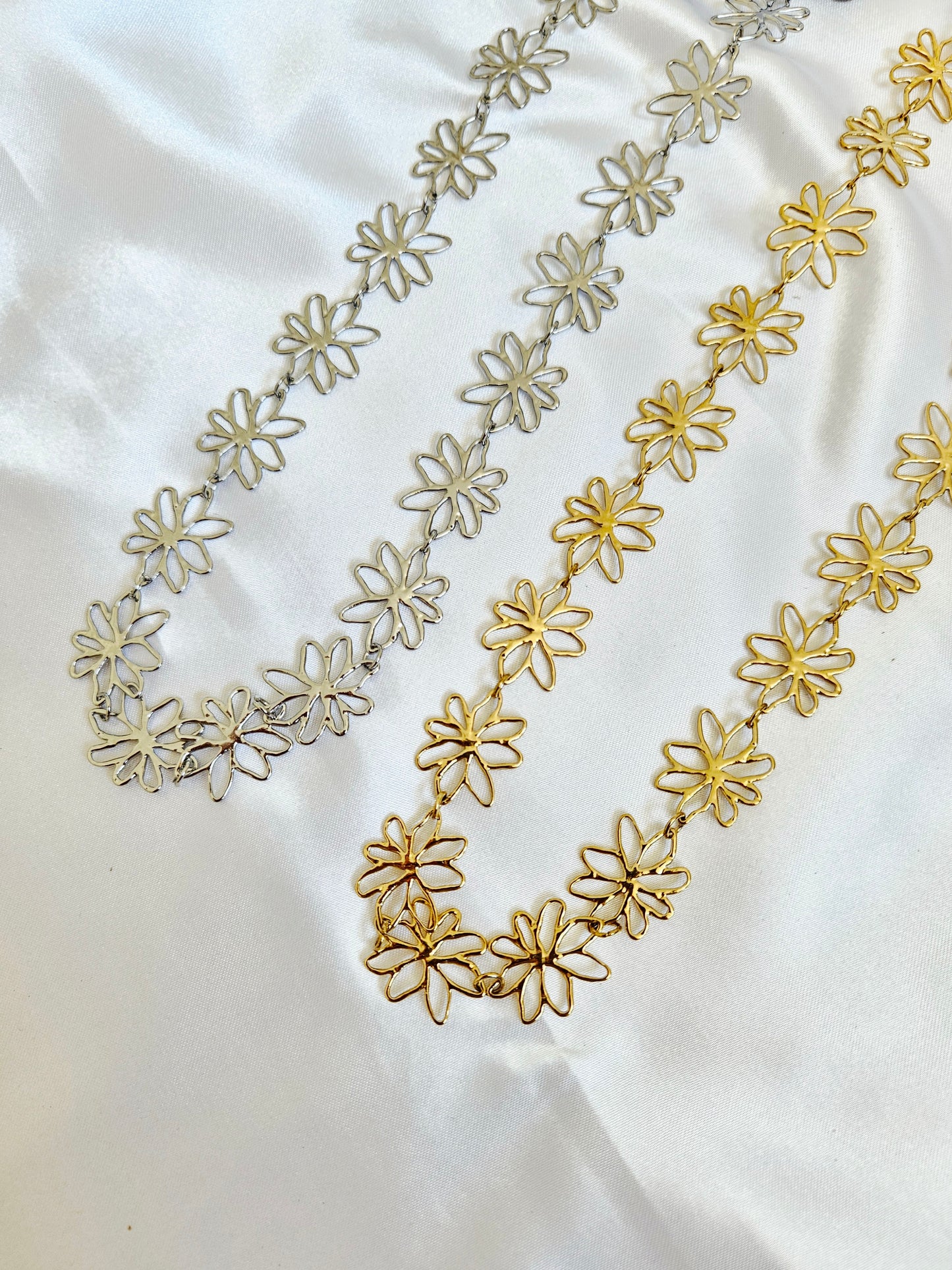 COLLIER LILI