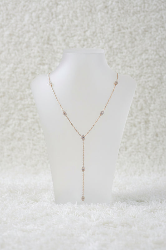 COLLIER LISA