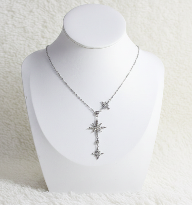 COLLIER NADINE