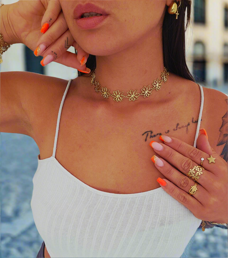 COLLIER LILI