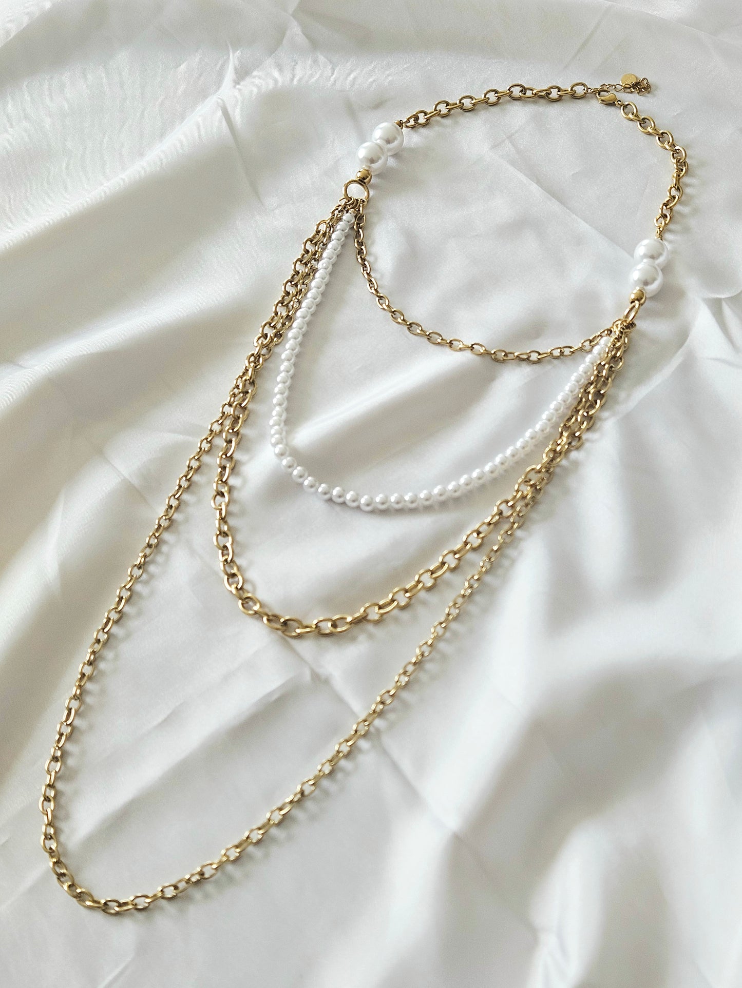 COLLIER MAYA