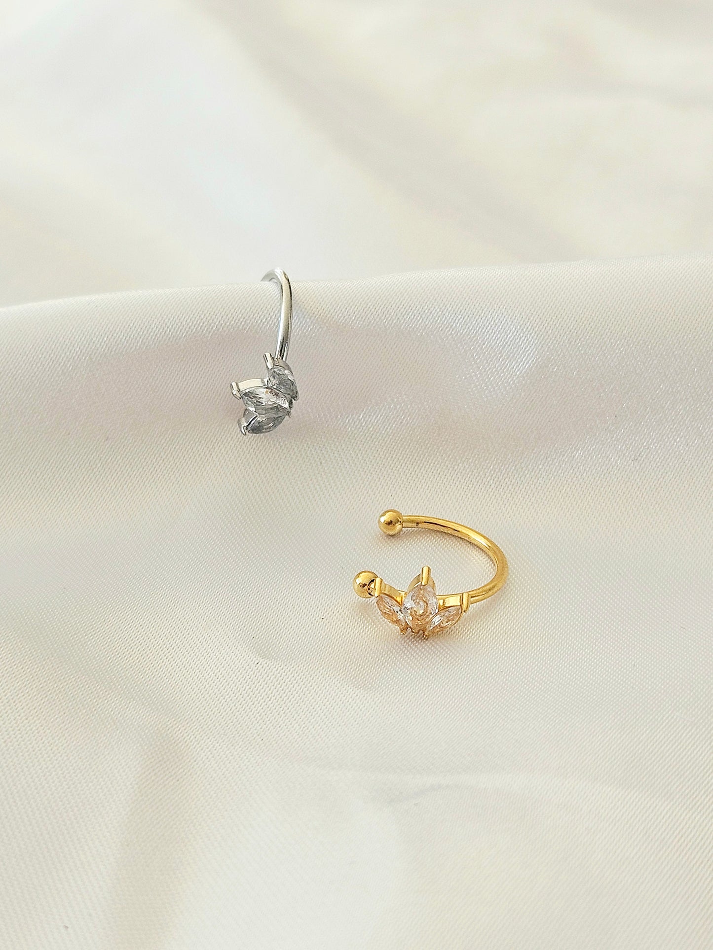 EAR CUFF LYS