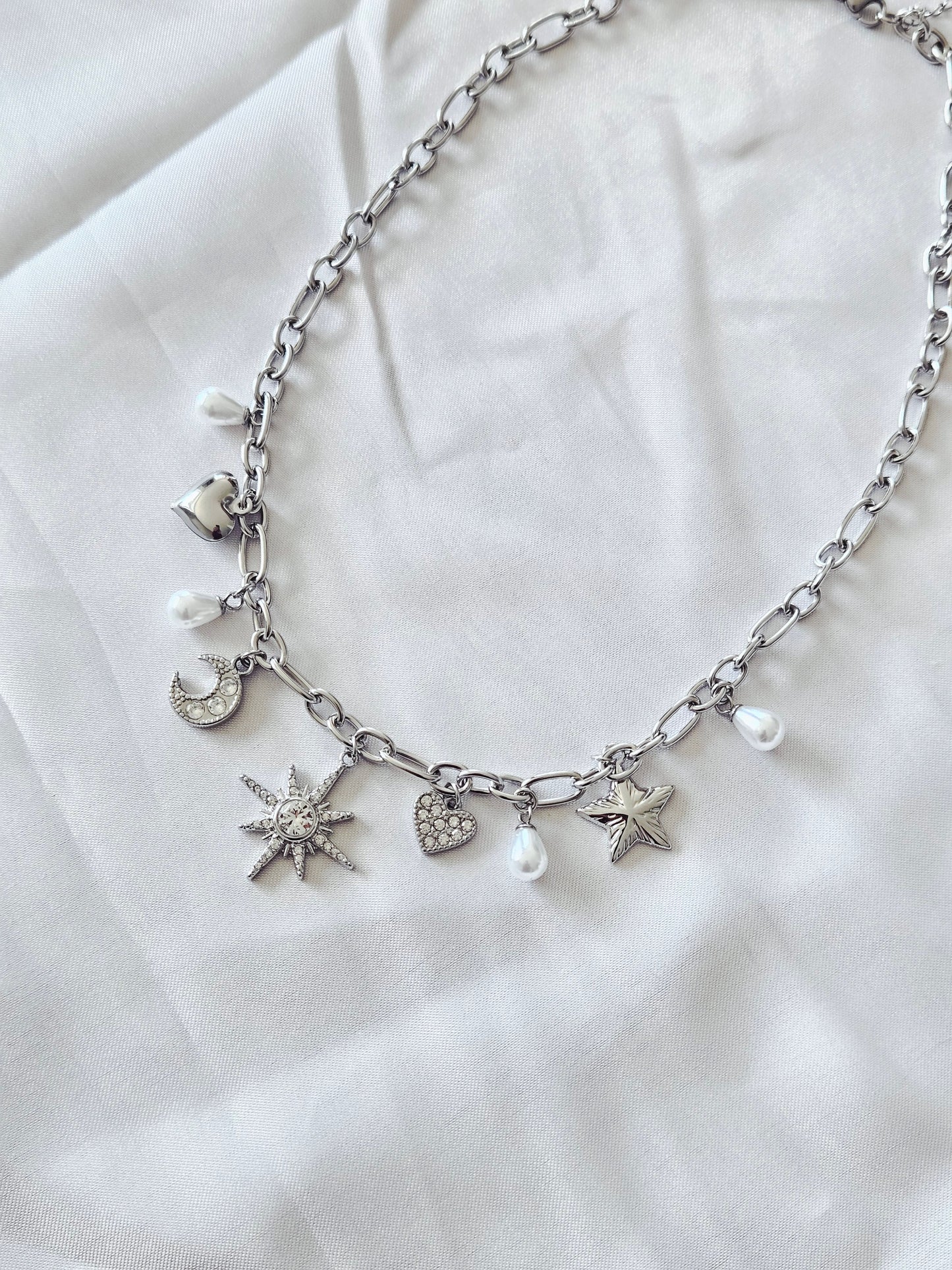 COLLIER EVA