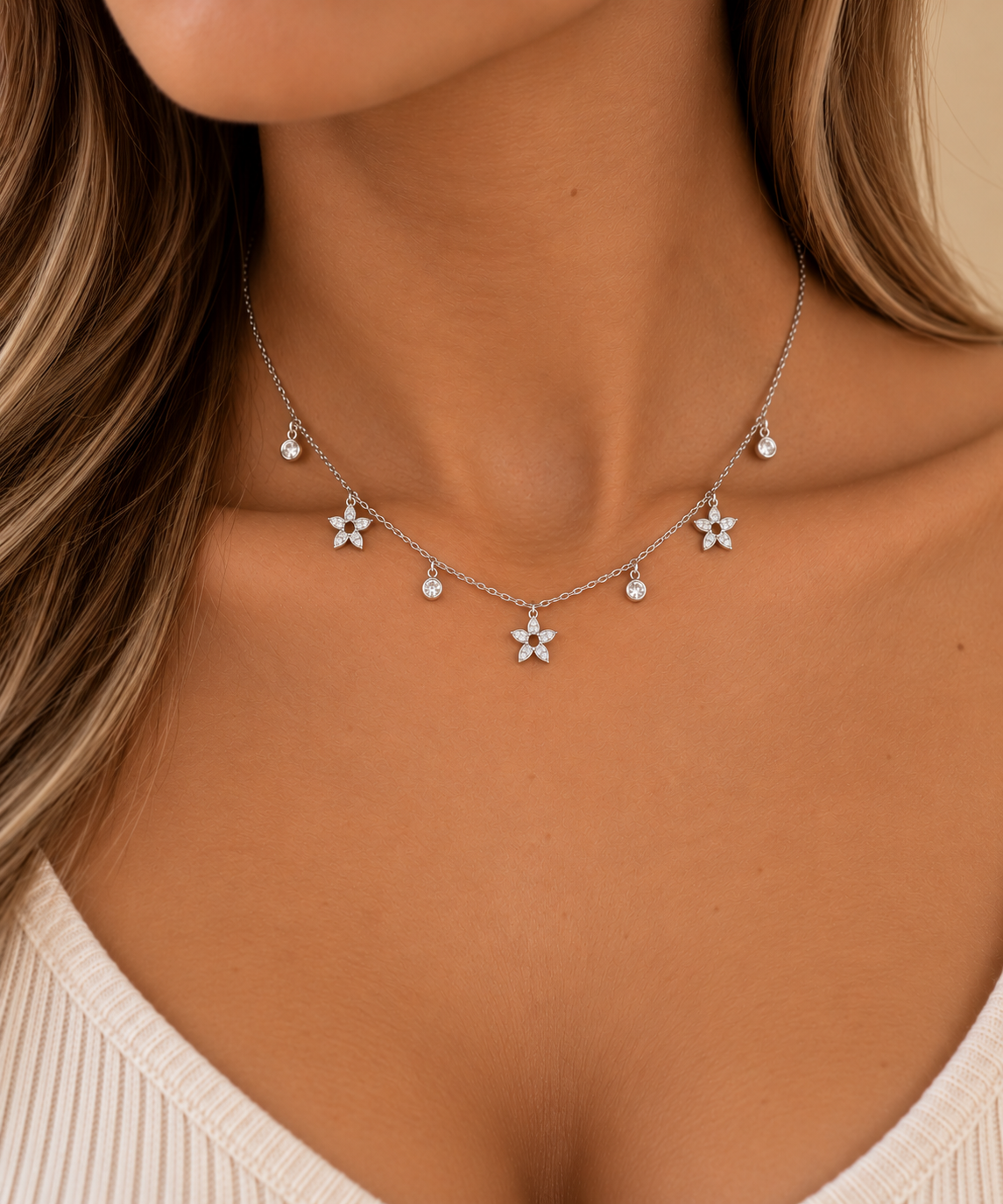 COLLIER LANA AR