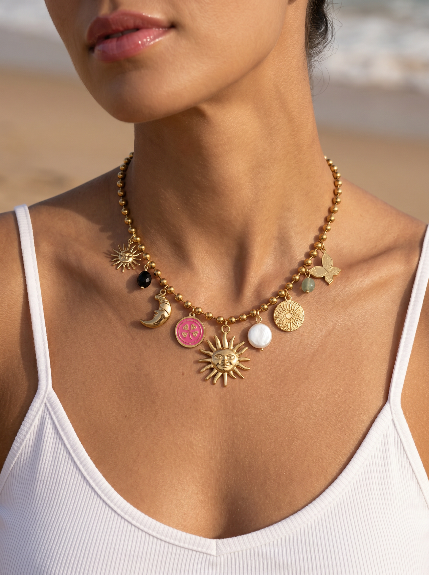 COLLIER NADIA