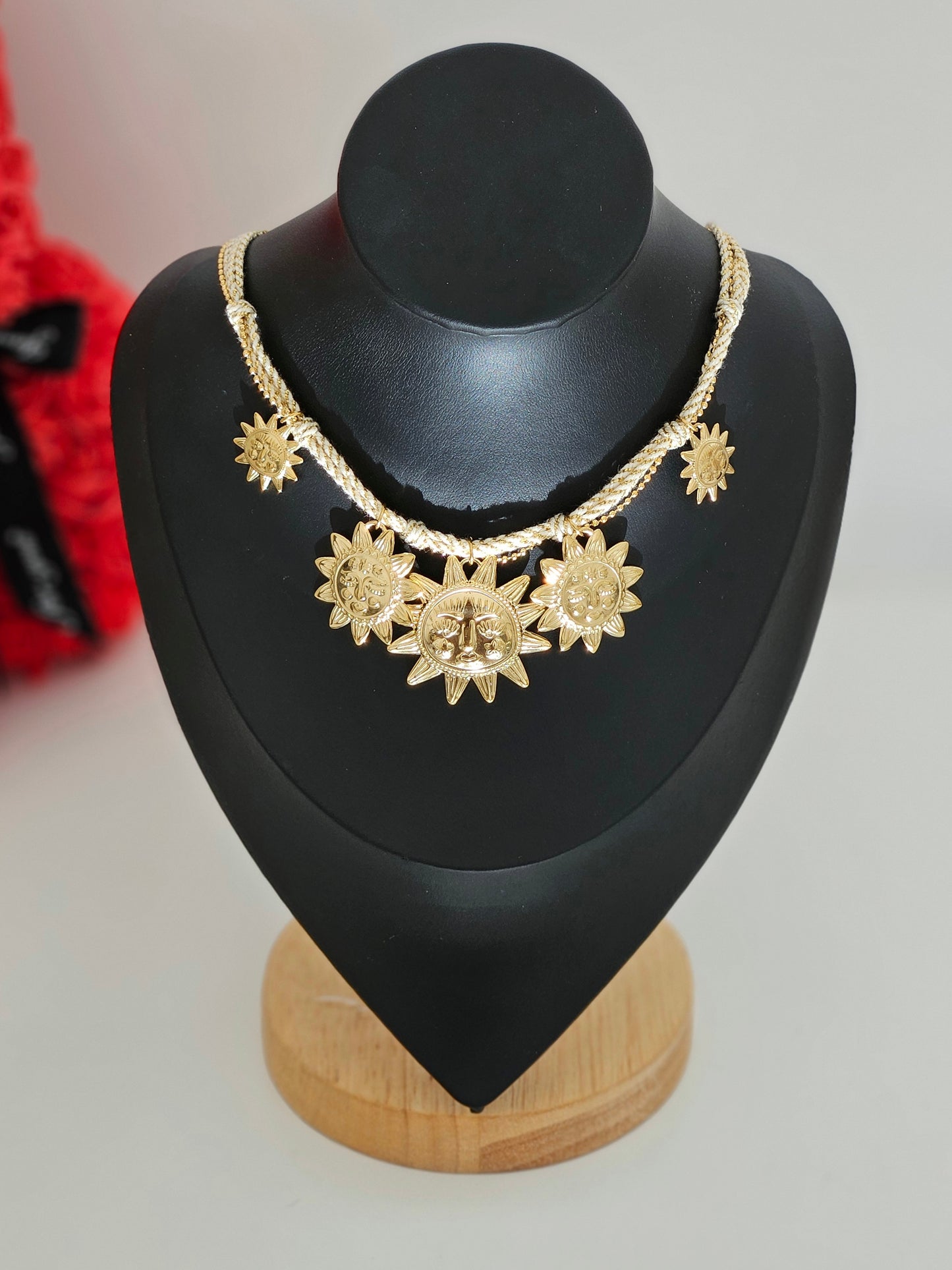 COLLIER LOLA