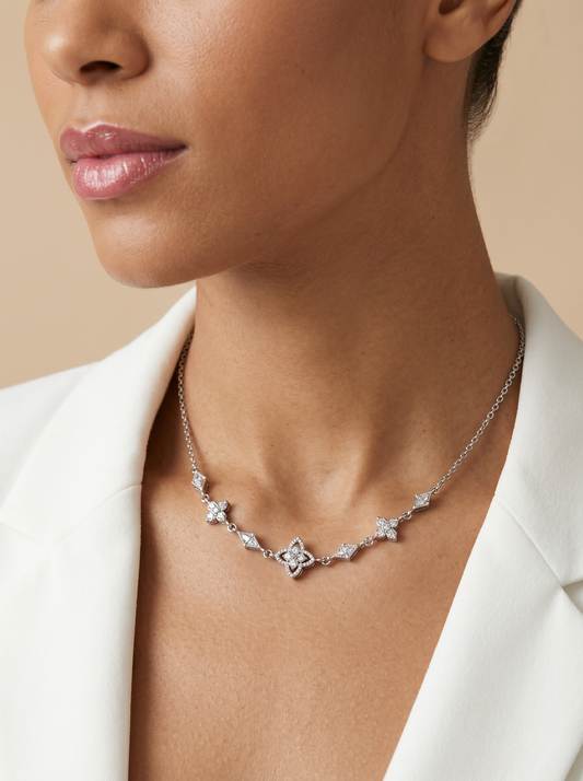 COLLIER FLAVIE