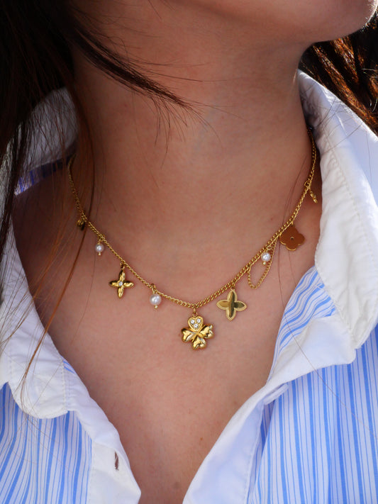 COLLIER LIVIA