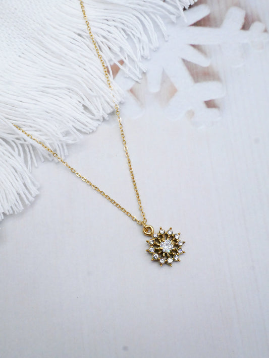 COLLIER MAYA