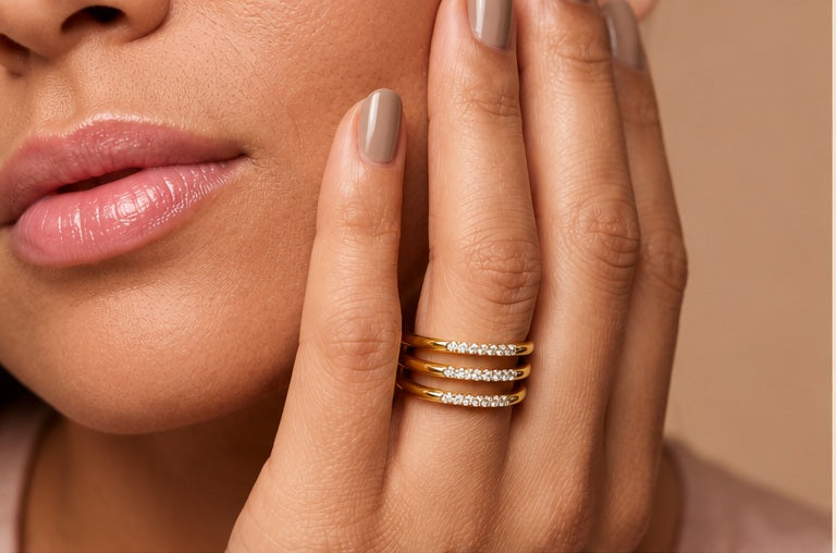 BAGUE CAMILLIA DORÉE portée
