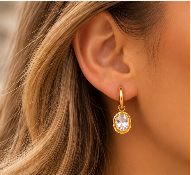 Éléna boucles porté sur une femme