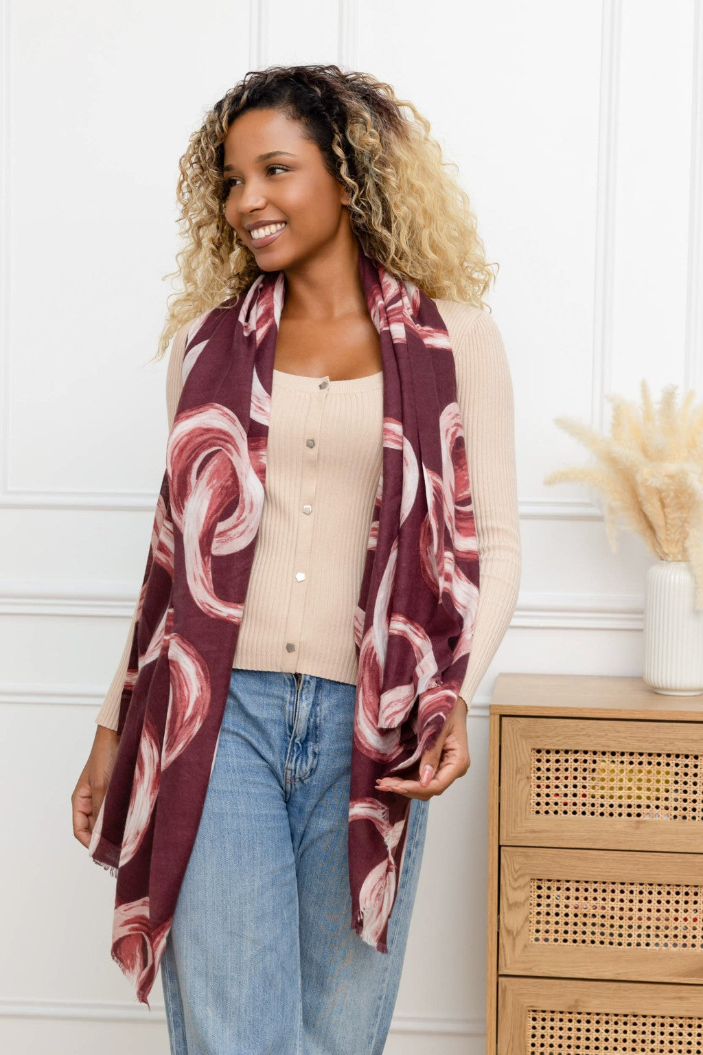 Foulard Inès – Bordeaux et motifs abstraits roses