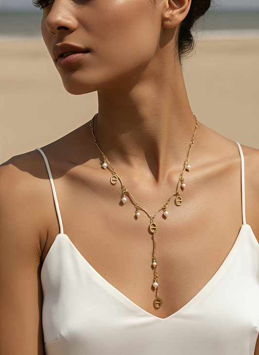 COLLIER KIM