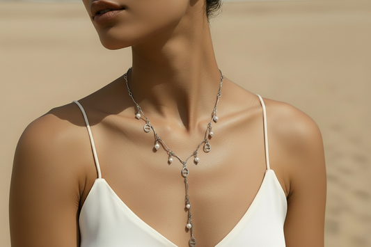COLLIER KIM