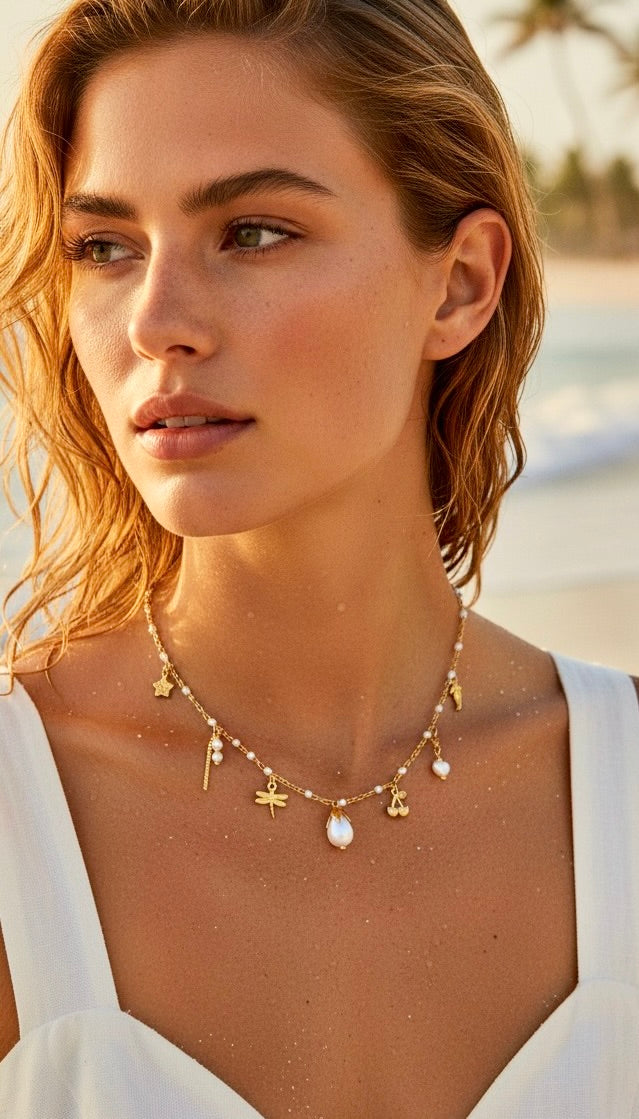 COLLIER LYANA