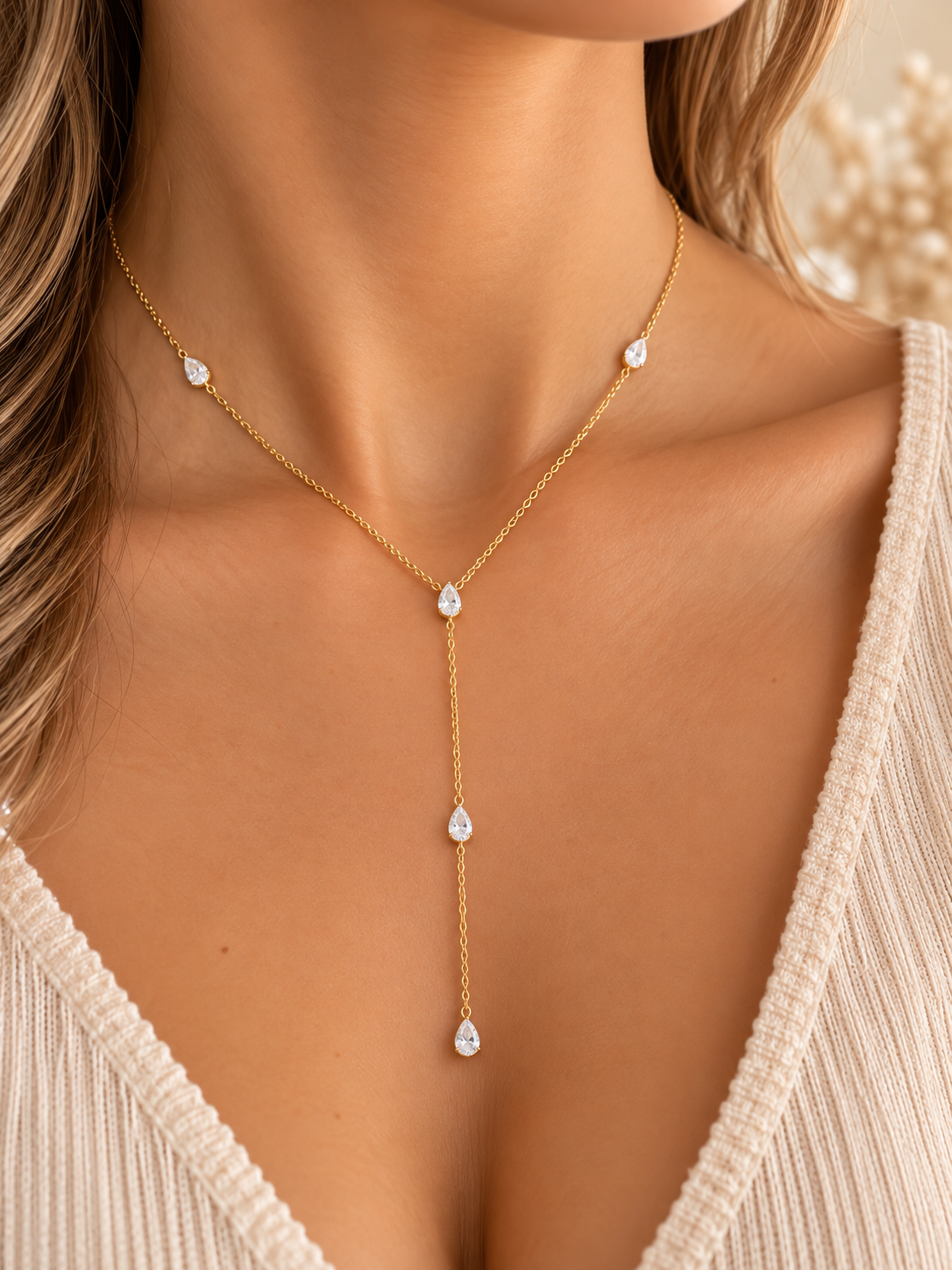 COLLIER LISA