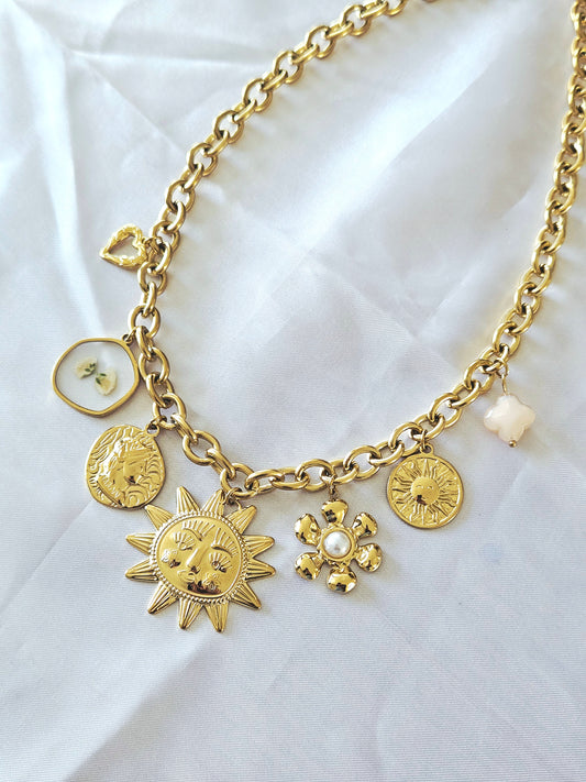 COLLIER LISA