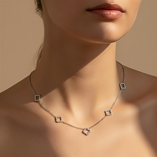 COLLIER LISE