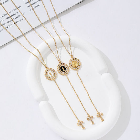 COLLIER MARIA