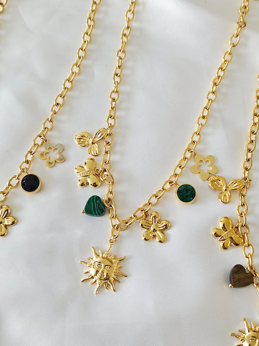 COLLIER NOELYA