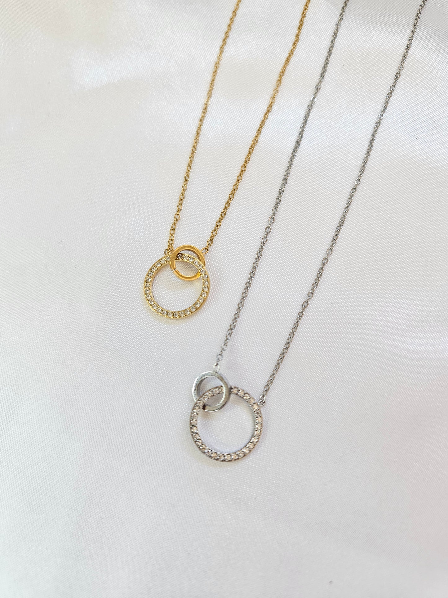 COLLIER JULIA