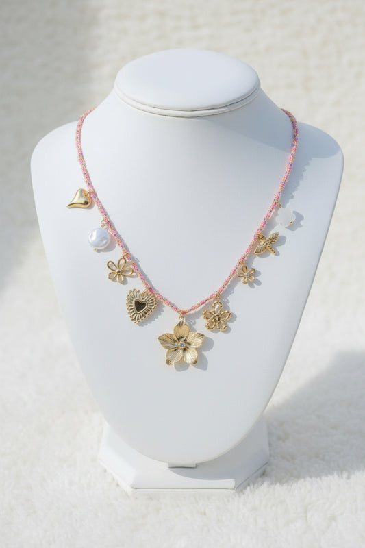 COLLIER AMELIA