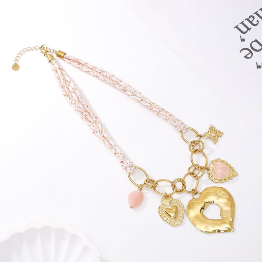 COLLIER LUCIE
