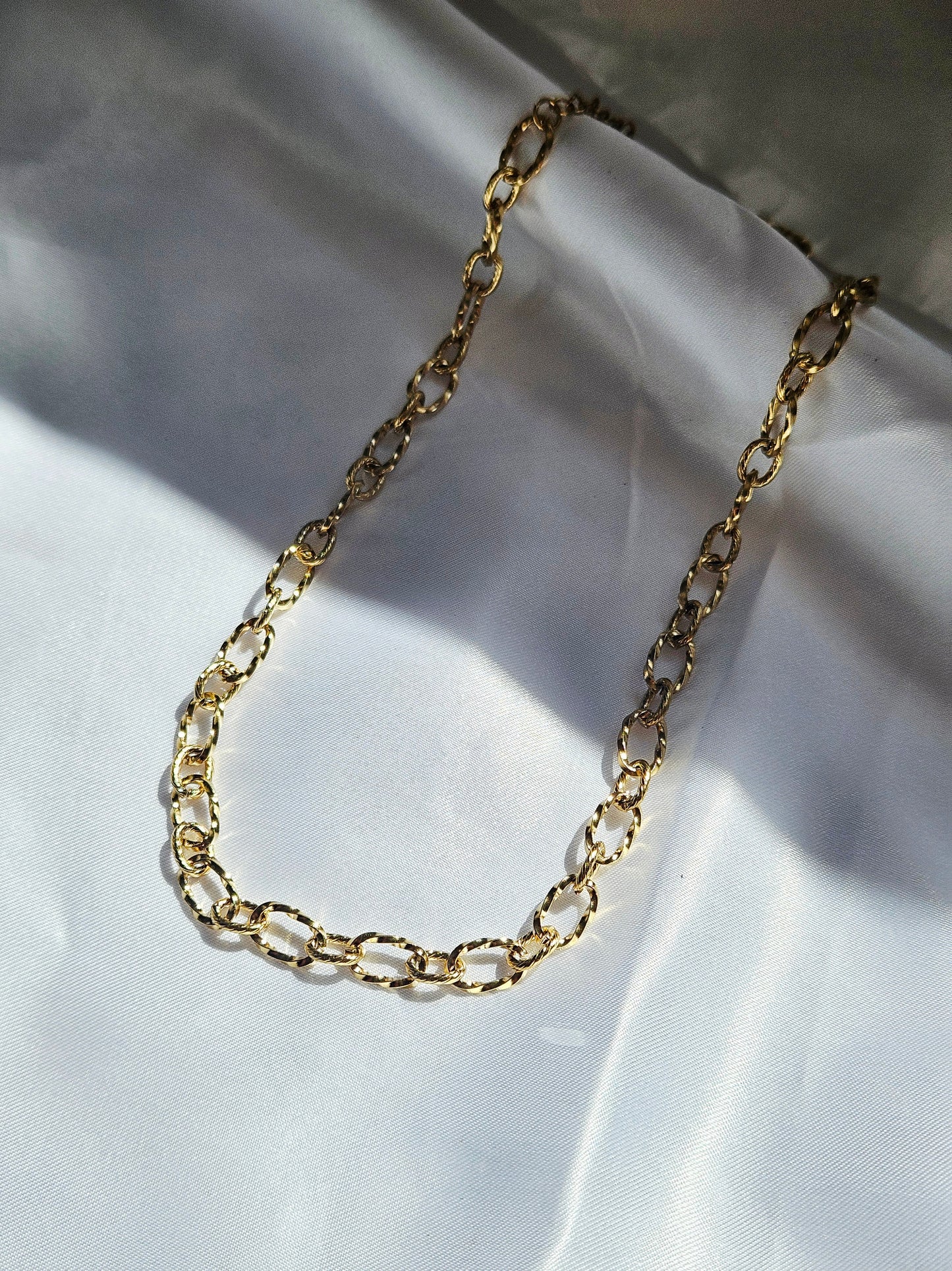 COLLIER LOLA