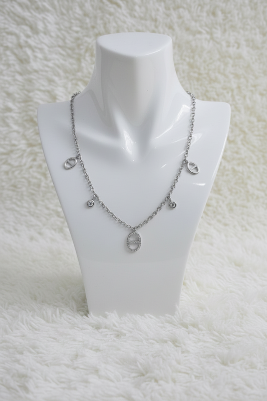 COLLIER JULIE
